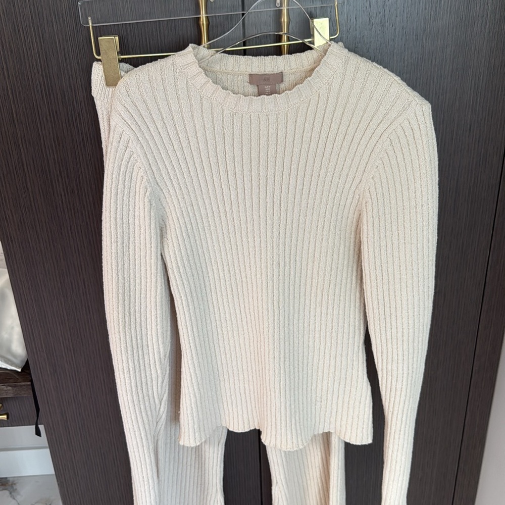 ✨✨H&M Rib Knit Top ✨✨ - Picture 12 of 17